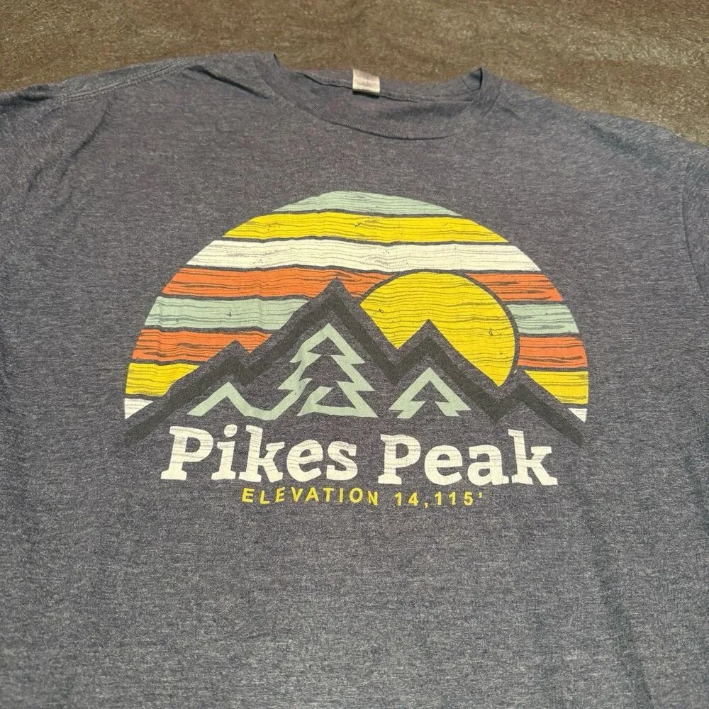 Pikes Peak Mens TShirt L Large Gray Short Sleeve Tee Shirt Camping Gildan